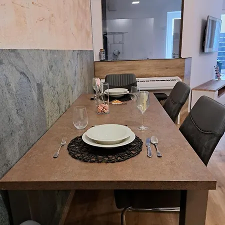 Stunning New With Free Parking Near City Centre