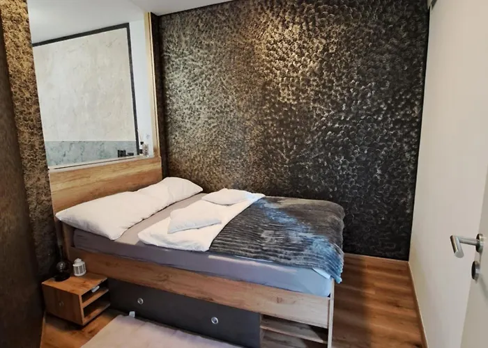 Stunning New With Free Parking Near City Centre Апартаменты *