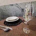 Stunning New With Free Parking Near City Centre ليوبليانا
