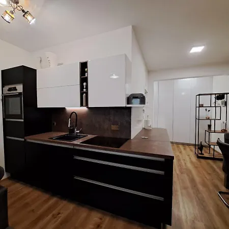 Stunning New With Free Parking Near City Centre *