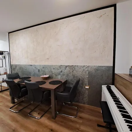 Stunning New With Free Parking Near City Centre דירה לובליאנה