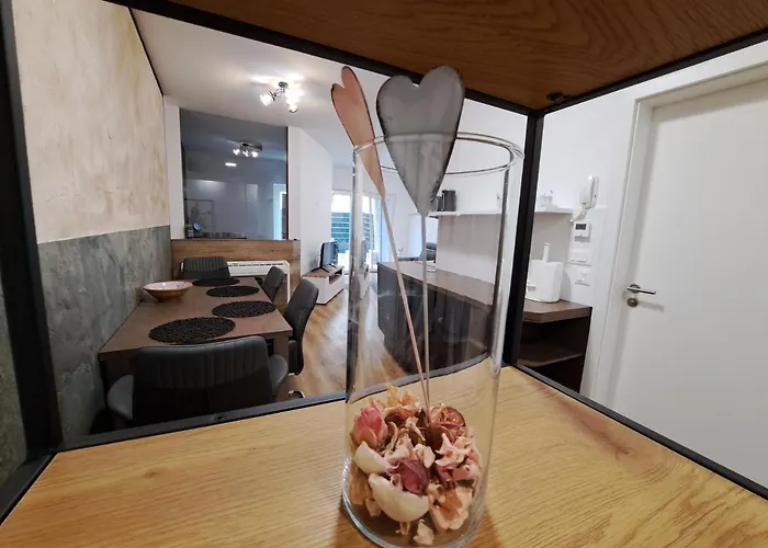 Stunning New With Free Parking Near City Centre ليوبليانا